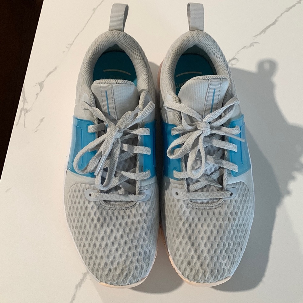 Women’s Nike renew size 8